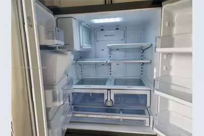 8360 NW 103rd St #204E, Hialeah Gardens, FL 33016 - Photo 12