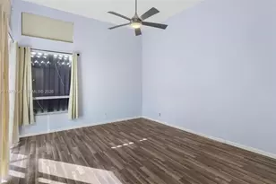 1140 W Bel Aire Dr W, Pembroke Pines, FL 33027 - Photo 18