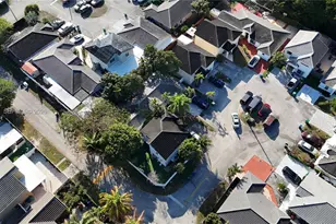 18499 NW 52nd Path, Miami Gardens, FL 33055 - Photo 22