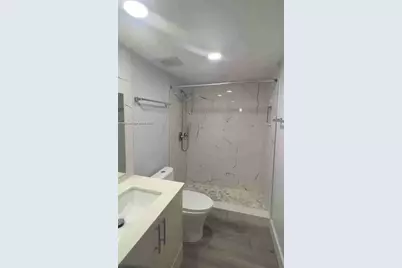 1555 W 44th Pl #247, Hialeah, FL 33012 - Photo 4