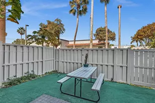 23 SE 3rd Ave, Hallandale Beach, FL 33009 - Photo 8