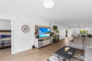 2704 NW 104th Ave, Sunrise, FL 33322 - Photo 6