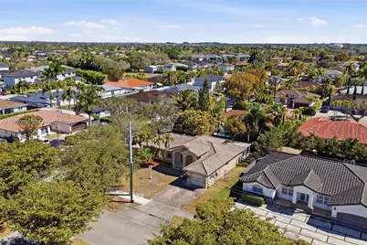 18049 SW 152nd Ave, Miami, FL 33187 - Photo 28