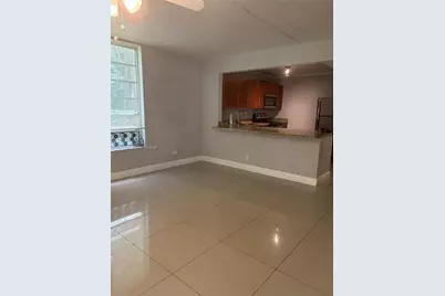 400 Commodore #107, Plantation, FL 33325 - Photo 4