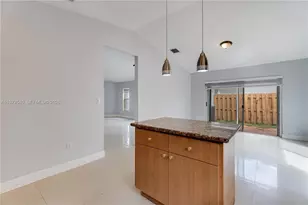 10523 SW 161st Pl, Miami, FL 33196 - Photo 6