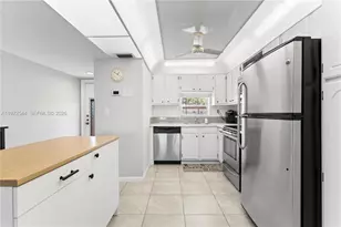 9523 S Hollybrook Lake Dr, Pembroke Pines, FL 33025 - Photo 1