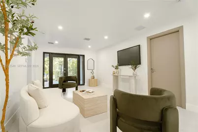 1221 Biarritz Dr, Miami Beach, FL 33141 - Photo 4