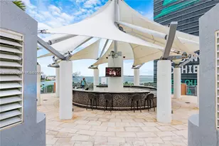 253 NE 2nd St, Miami, FL 33132 - Photo 18