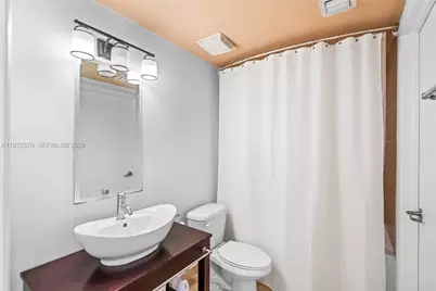350 S Miami Ave #2210, Miami, FL 33130 - Photo 16