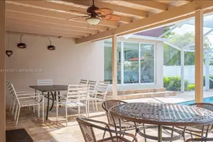 811 N Highland Dr, Hollywood, FL 33021 - Photo 14