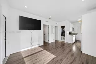 1460 NW 2nd St, Miami, FL 33125 - Photo 4