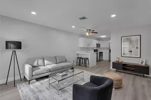 10379 NW 35th St, Coral Springs, FL 33065 - Photo 4