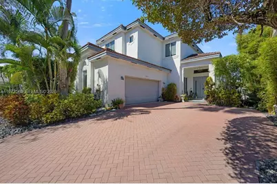 1615 NE 196th St, Miami, FL 33179 - Photo 1
