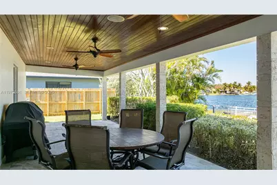 8121 SW 203rd St, Cutler Bay, FL 33189 - Photo 16