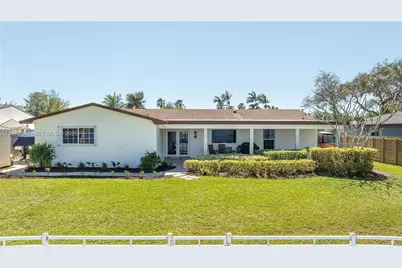 8121 SW 203rd St, Cutler Bay, FL 33189 - Photo 58