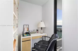 555 NE 15th St, Miami, FL 33132 - Photo 10