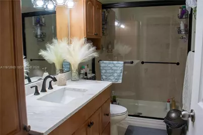 17221 NW 82nd Ave, Hialeah, FL 33015 - Photo 12