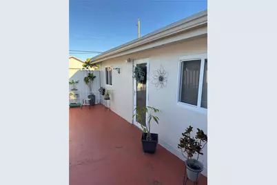17221 NW 82nd Ave, Hialeah, FL 33015 - Photo 16
