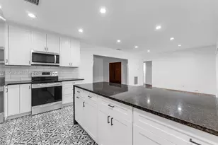 3965 SW 60th Ct, Miami, FL 33155 - Photo 12