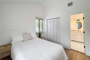 1035 NW 64th St, Miami, FL 33150 - Photo 12