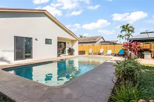 9986 NW 52nd St, Sunrise, FL 33351 - Photo 32