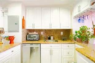 11111 Biscayne Blvd, Miami, FL 33181 - Photo 6
