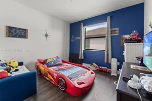 15450 NW 88th Ave, Miami Lakes, FL 33018 - Photo 18