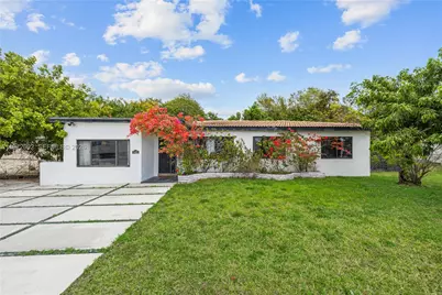 2421 NE 187th St, Miami, FL 33180 - Photo 1
