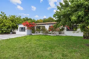 2421 NE 187th St, Miami, FL 33180 - Photo 4