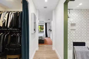 2421 NE 187th St, Miami, FL 33180 - Photo 26