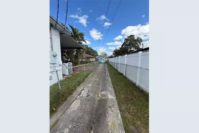 831 NW 34th Ave, Miami, FL 33125 - Photo 12
