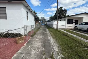 831 NW 34th Ave, Miami, FL 33125 - Photo 10