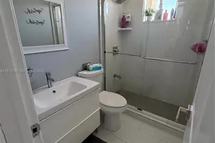 7738 W 34th Ln, Hialeah, FL 33018 - Photo 12