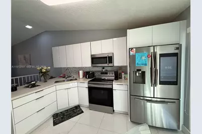 7738 W 34th Ln #15-201, Hialeah, FL 33018 - Photo 8