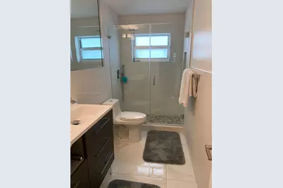 40 NW 87th Ave #D211, Miami, FL 33172 - Photo 8