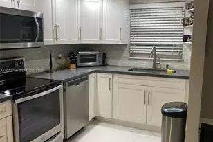 40 NW 87th Ave, Miami, FL 33172 - Photo 2