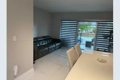 40 NW 87th Ave #D211, Miami, FL 33172 - Photo 4