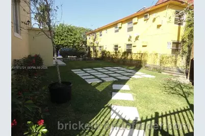 1469 SW 5th St #8, Miami, FL 33135 - Photo 2