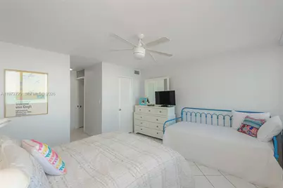 7135 Collins Ave #834, Miami Beach, FL 33141 - Photo 24
