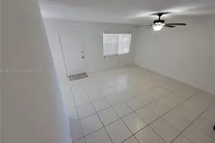 300 SW 134th Way, Pembroke Pines, FL 33027 - Photo 4