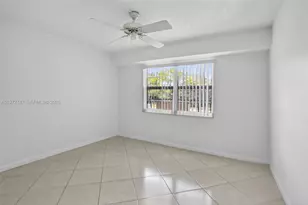 3300 W Rolling Hills Cir, Davie, FL 33328 - Photo 18