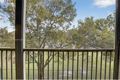 3300 W Rolling Hills Cir #302, Davie, FL 33328 - Photo 24