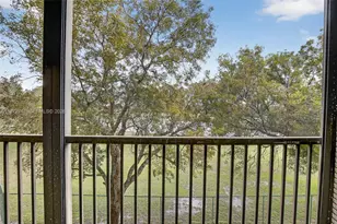 3300 W Rolling Hills Cir, Davie, FL 33328 - Photo 24