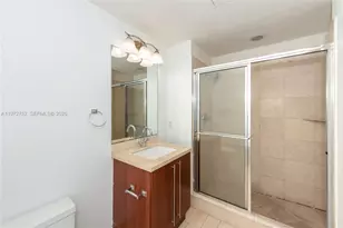 79 SW 12th St, Miami, FL 33130 - Photo 14