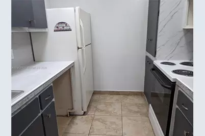 300 NE 191st St #211, Miami, FL 33179 - Photo 4