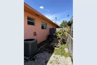 1845 NW 6th St #1845, Miami, FL 33125 - Photo 2
