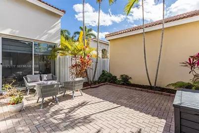 1110 Lemonwood St, Hollywood, FL 33019 - Photo 22