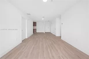 32 NW 14th Ave, Miami, FL 33125 - Photo 20