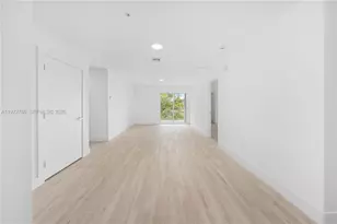 32 NW 14th Ave, Miami, FL 33125 - Photo 2