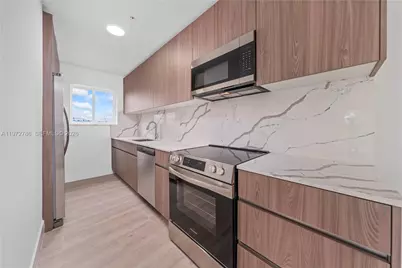 32 NW 14th Ave #1, Miami, FL 33125 - Photo 4